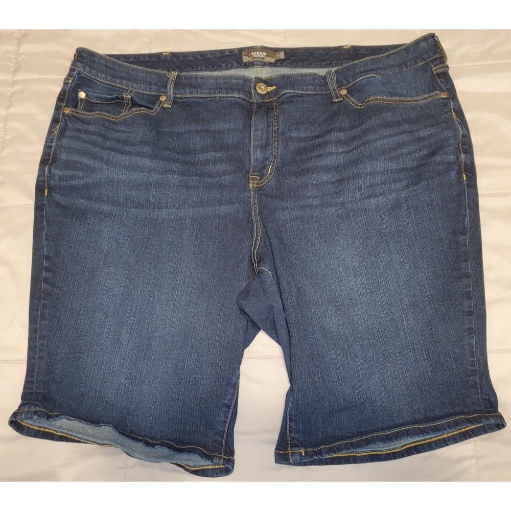 Torrid Bermuda Jean Shorts - Dark Wash - Size 26 - Lightly Used